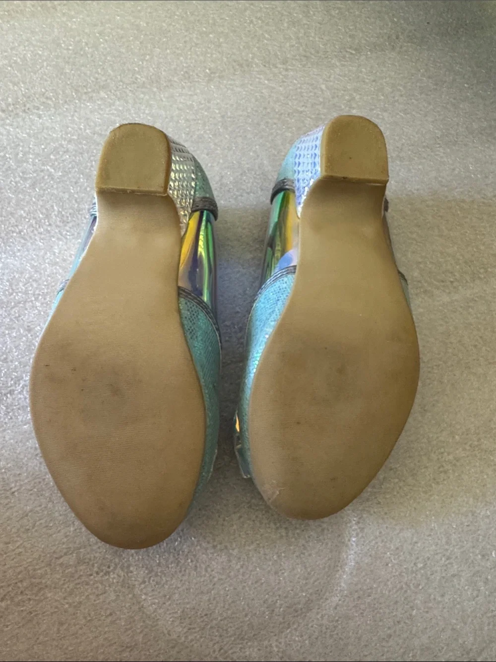 Disney Girls' Iridescent Frozen II Bow Shoes -  EUC Light Blue Size 10